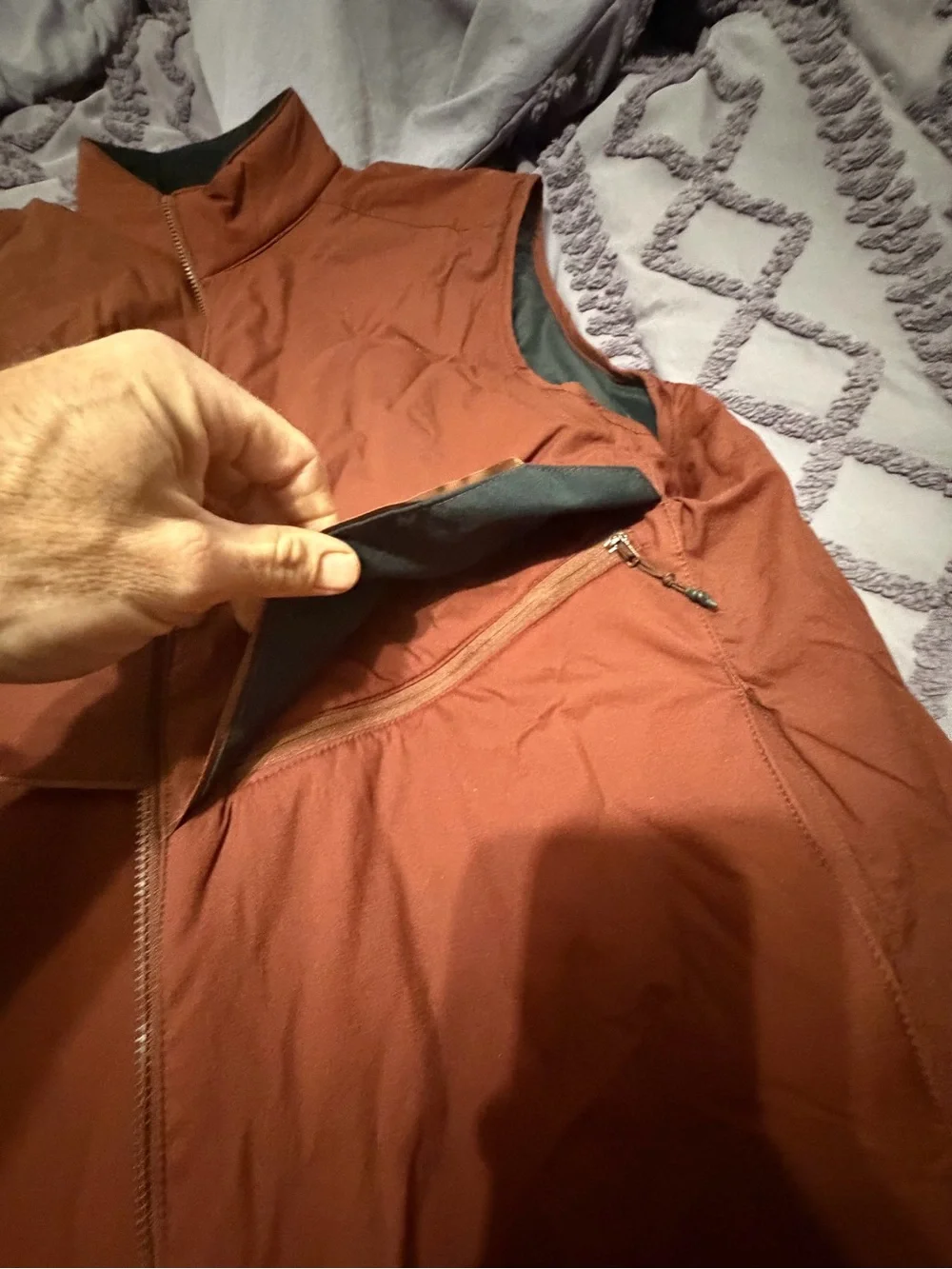 Vertx sleeveless insulated